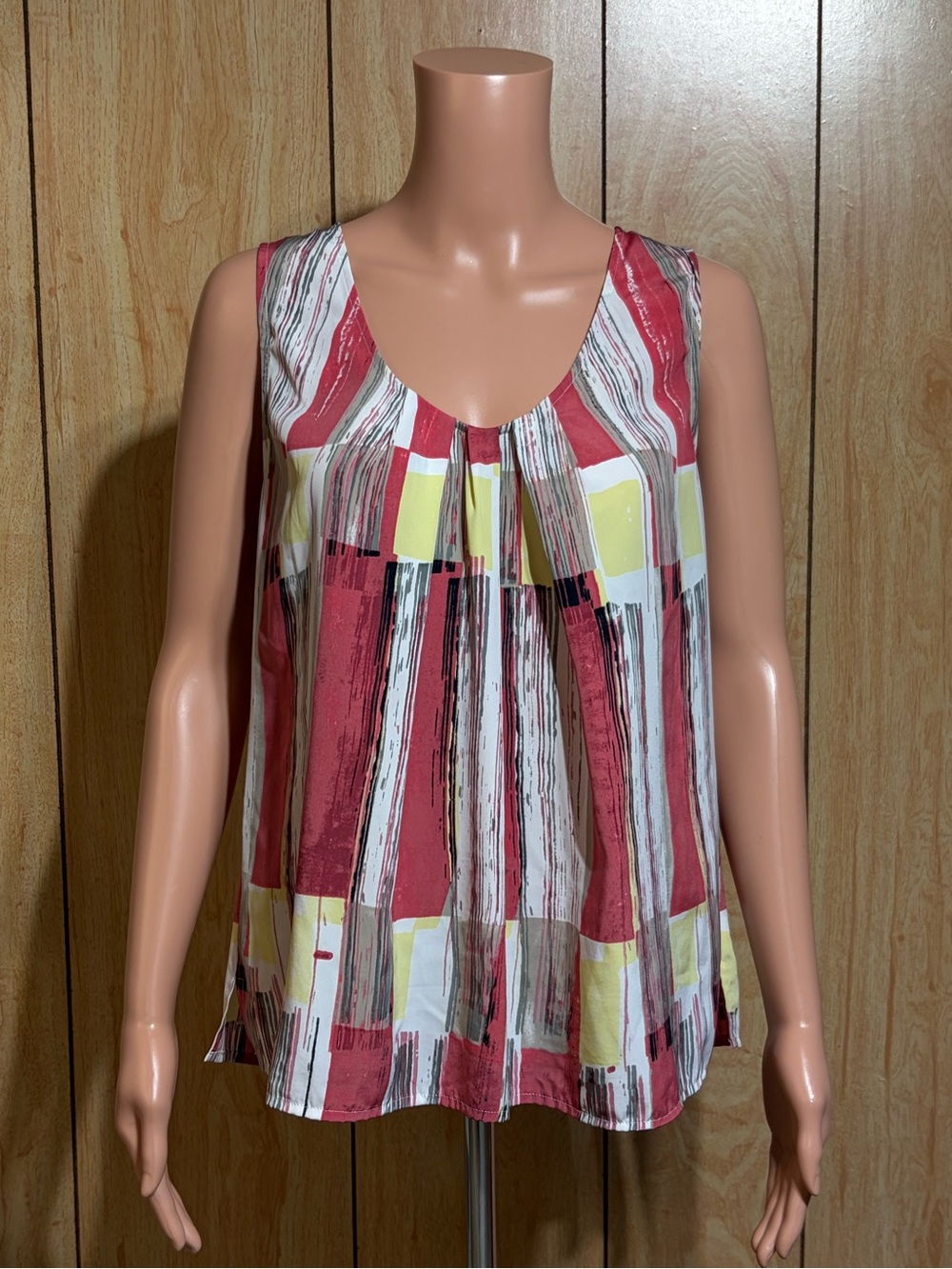 Ellen Tracy Sleeveless Abstract Stripe Blouse Red & Yellow SZ - M